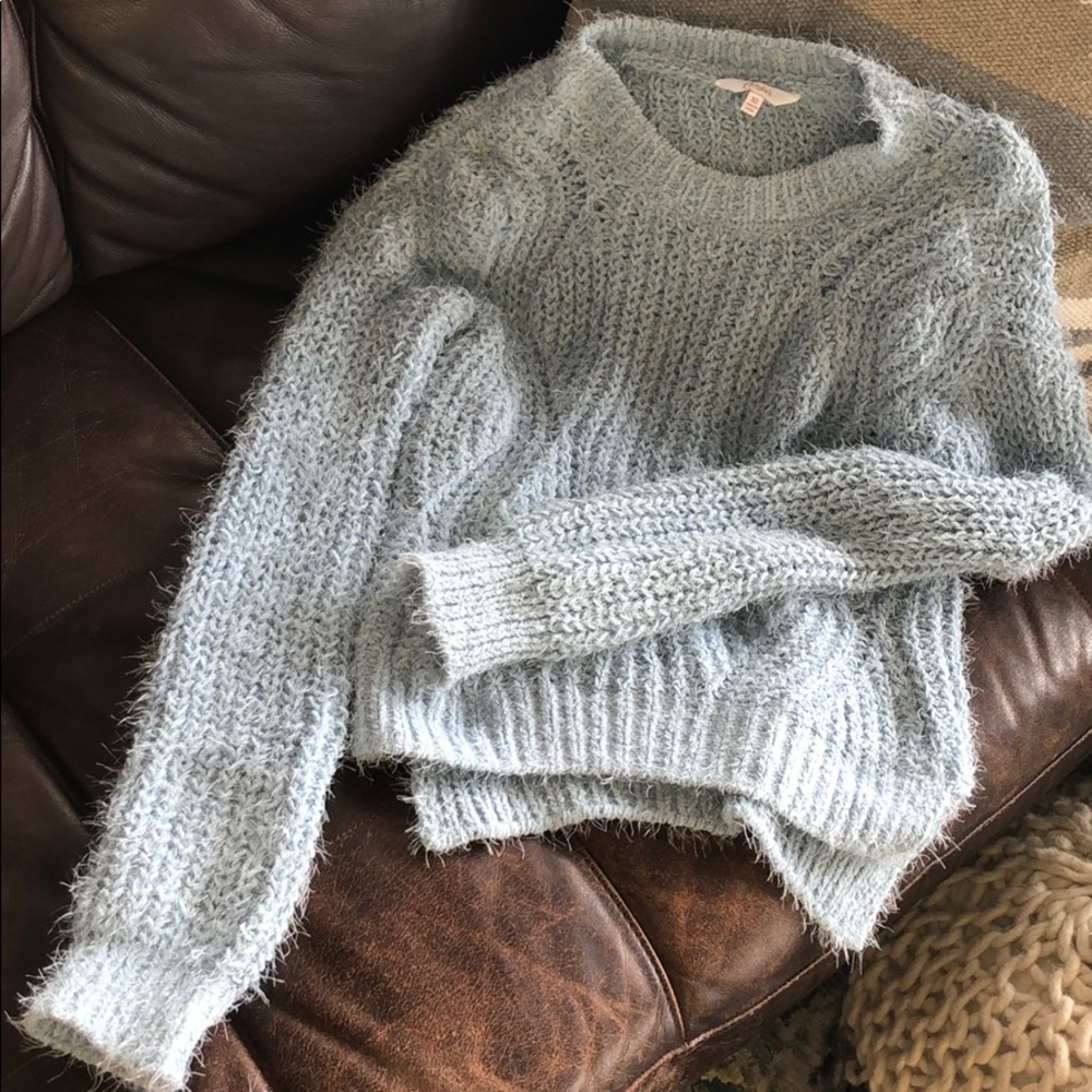 Cozy knit sweater. Light blue